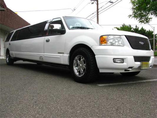 Ford Expedition White2