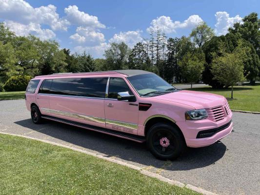 Lincoln Navigator Pink 2